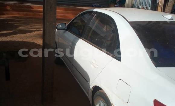 Acheter Occasion Voiture Hyundai Sonata Blanc à Ouagadougou, Burkina-Faso Acheter Occasion Voiture Hyundai Sonata Blanc à Ouagadougou, Burkina-Faso