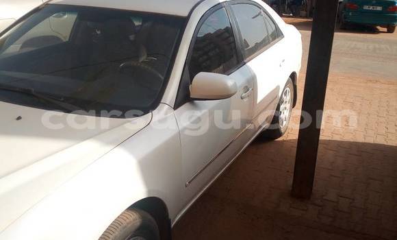 Acheter Occasion Voiture Hyundai Sonata Blanc à Ouagadougou, Burkina-Faso Acheter Occasion Voiture Hyundai Sonata Blanc à Ouagadougou, Burkina-Faso