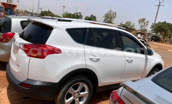 Buy Used Toyota RAV4 White Car in Ouagadougou in Burkina Faso Buy Used Toyota RAV4 White Car in Ouagadougou in Burkina Faso