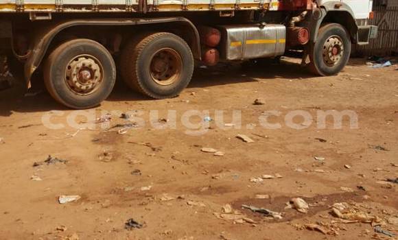 Acheter Occasion Utilitaire Iveco Daily Gris à Ouagadougou, Burkina-Faso Acheter Occasion Utilitaire Iveco Daily Gris à Ouagadougou, Burkina-Faso