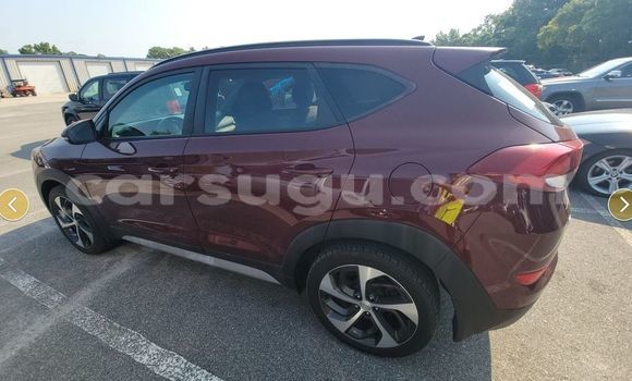 Acheter Occasion Voiture Hyundai Tucson Rouge à Ouagadougou, Burkina-Faso Acheter Occasion Voiture Hyundai Tucson Rouge à Ouagadougou, Burkina-Faso