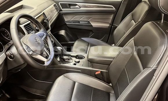 Acheter Neuf Voiture Volkswagen Golf Sportsvan Noir à Ouagadougou, Burkina-Faso Acheter Neuf Voiture Volkswagen Golf Sportsvan Noir à Ouagadougou, Burkina-Faso