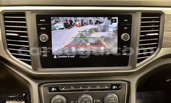 Acheter Neuf Voiture Volkswagen Golf Sportsvan Noir à Ouagadougou, Burkina-Faso Acheter Neuf Voiture Volkswagen Golf Sportsvan Noir à Ouagadougou, Burkina-Faso