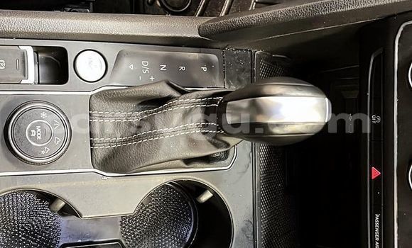 Acheter Neuf Voiture Volkswagen Golf Sportsvan Noir à Ouagadougou, Burkina-Faso Acheter Neuf Voiture Volkswagen Golf Sportsvan Noir à Ouagadougou, Burkina-Faso