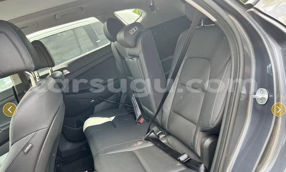 Acheter Occasion Voiture Hyundai Tucson Gris à Ouagadougou, Burkina-Faso Acheter Occasion Voiture Hyundai Tucson Gris à Ouagadougou, Burkina-Faso