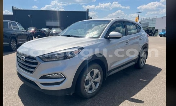 Acheter Occasion Voiture Hyundai Tucson Blanc à Ouagadougou, Burkina-Faso Acheter Occasion Voiture Hyundai Tucson Blanc à Ouagadougou, Burkina-Faso