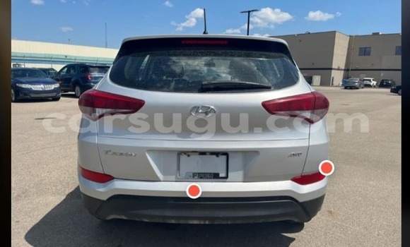 Acheter Occasion Voiture Hyundai Tucson Blanc à Ouagadougou, Burkina-Faso Acheter Occasion Voiture Hyundai Tucson Blanc à Ouagadougou, Burkina-Faso