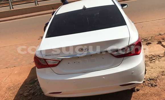 Acheter Occasion Voiture Hyundai Sonata Blanc à Ouagadougou, Burkina-Faso Acheter Occasion Voiture Hyundai Sonata Blanc à Ouagadougou, Burkina-Faso