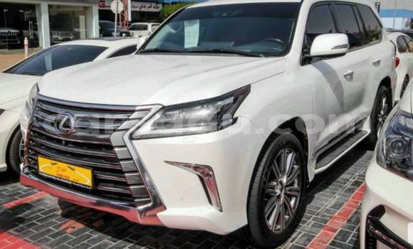 Acheter Neuf Voiture Lexus LX Blanc à Ouagadougou, Burkina-Faso Acheter Neuf Voiture Lexus LX Blanc à Ouagadougou, Burkina-Faso