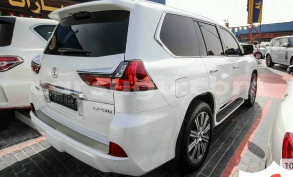 Acheter Neuf Voiture Lexus LX Blanc à Ouagadougou, Burkina-Faso Acheter Neuf Voiture Lexus LX Blanc à Ouagadougou, Burkina-Faso