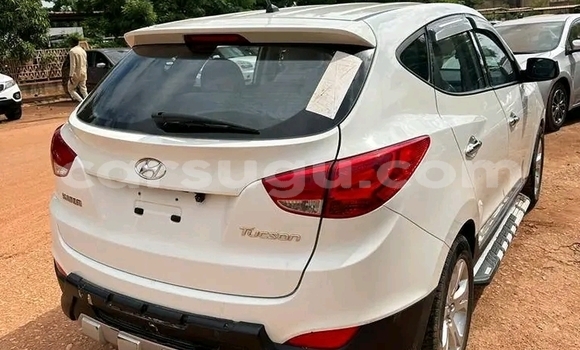 Acheter Occasion Voiture Hyundai Tucson Blanc à Ouagadougou, Burkina-Faso Acheter Occasion Voiture Hyundai Tucson Blanc à Ouagadougou, Burkina-Faso