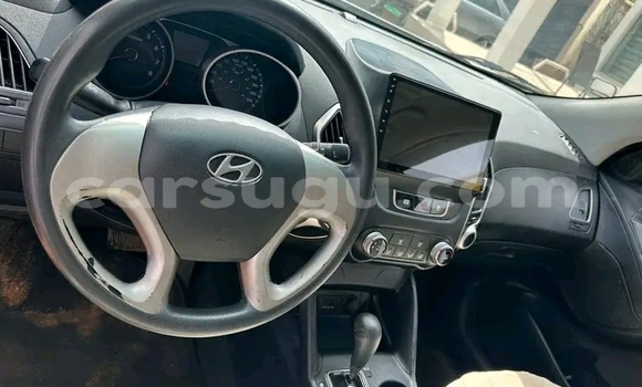 Acheter Occasion Voiture Hyundai Tucson Blanc à Ouagadougou, Burkina-Faso Acheter Occasion Voiture Hyundai Tucson Blanc à Ouagadougou, Burkina-Faso