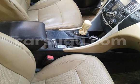 Acheter Occasion Voiture Hyundai Sonata Blanc à Ouagadougou, Burkina-Faso Acheter Occasion Voiture Hyundai Sonata Blanc à Ouagadougou, Burkina-Faso