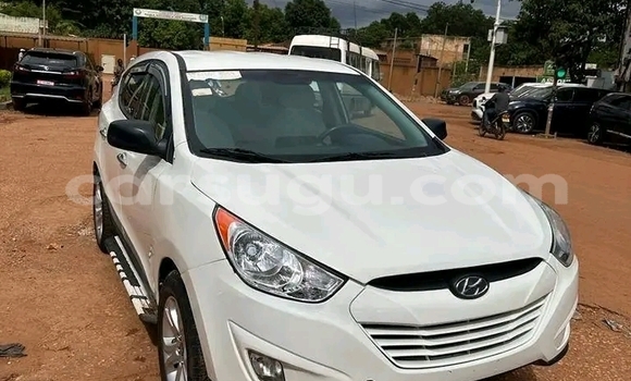 Acheter Occasion Voiture Hyundai Tucson Blanc à Ouagadougou, Burkina-Faso Acheter Occasion Voiture Hyundai Tucson Blanc à Ouagadougou, Burkina-Faso