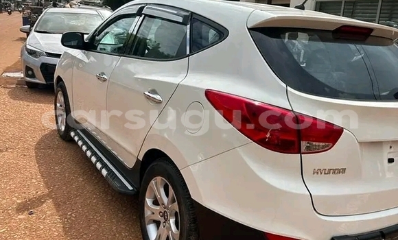 Acheter Occasion Voiture Hyundai Tucson Blanc à Ouagadougou, Burkina-Faso Acheter Occasion Voiture Hyundai Tucson Blanc à Ouagadougou, Burkina-Faso