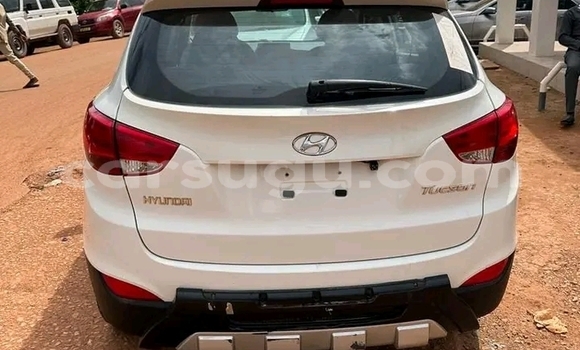 Acheter Occasion Voiture Hyundai Tucson Blanc à Ouagadougou, Burkina-Faso Acheter Occasion Voiture Hyundai Tucson Blanc à Ouagadougou, Burkina-Faso