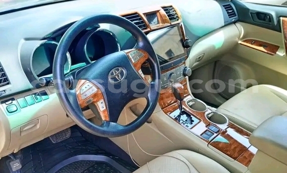 Acheter Occasion Voiture Toyota Highlander Autre à Ouagadougou, Burkina-Faso Acheter Occasion Voiture Toyota Highlander Autre à Ouagadougou, Burkina-Faso
