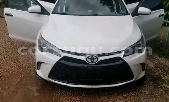 Acheter Occasion Voiture Toyota Camry Blanc à Ouagadougou, Burkina-Faso Acheter Occasion Voiture Toyota Camry Blanc à Ouagadougou, Burkina-Faso