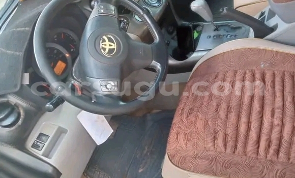 Acheter Occasion Voiture Toyota RAV4 Blanc à Ouagadougou, Burkina-Faso Acheter Occasion Voiture Toyota RAV4 Blanc à Ouagadougou, Burkina-Faso