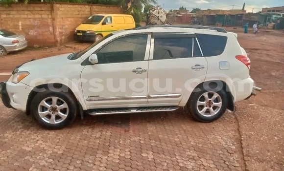 Acheter Occasion Voiture Toyota RAV4 Blanc à Ouagadougou, Burkina-Faso Acheter Occasion Voiture Toyota RAV4 Blanc à Ouagadougou, Burkina-Faso