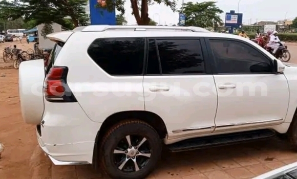 Acheter Occasion Voiture Toyota Prado Blanc à Ouagadougou, Burkina-Faso Acheter Occasion Voiture Toyota Prado Blanc à Ouagadougou, Burkina-Faso