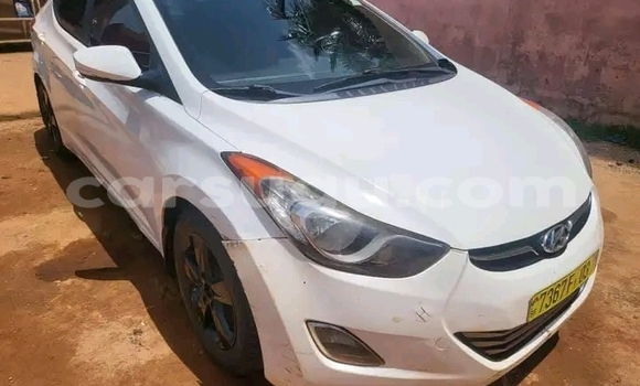 Acheter Occasion Voiture Hyundai Elantra Blanc à Ouagadougou, Burkina-Faso Acheter Occasion Voiture Hyundai Elantra Blanc à Ouagadougou, Burkina-Faso