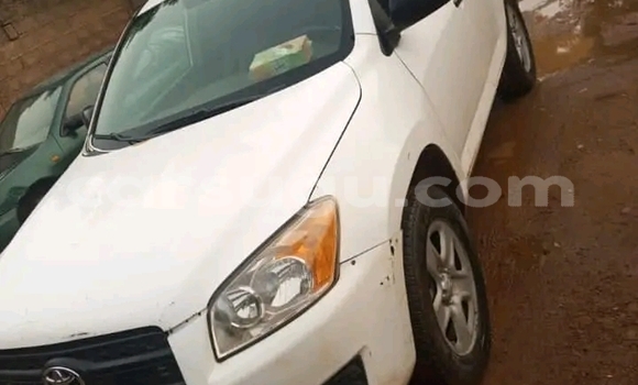 Acheter Occasion Voiture Toyota RAV4 Blanc à Ouagadougou, Burkina-Faso Acheter Occasion Voiture Toyota RAV4 Blanc à Ouagadougou, Burkina-Faso