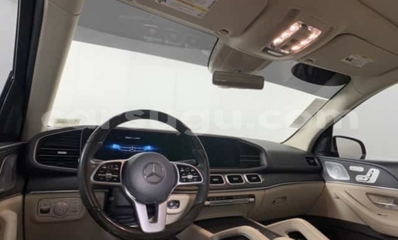 Sayi Sabo Mercedes-Benz 4Matic White Mota in Ouagadougou a Burkina Faso