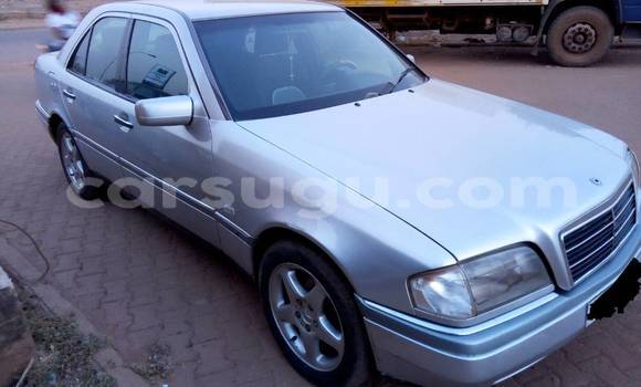 Acheter Occasion Voiture Mercedes-Benz C–Class Gris à Ouagadougou, Burkina-Faso Acheter Occasion Voiture Mercedes-Benz C–Class Gris à Ouagadougou, Burkina-Faso