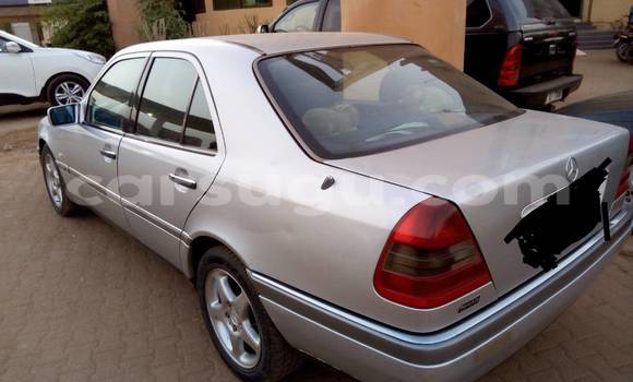 Acheter Occasion Voiture Mercedes-Benz C–Class Gris à Ouagadougou, Burkina-Faso Acheter Occasion Voiture Mercedes-Benz C–Class Gris à Ouagadougou, Burkina-Faso