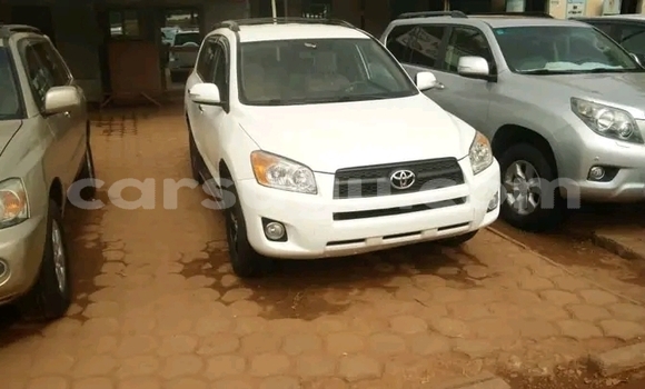 Acheter Occasion Voiture Toyota RAV4 Blanc à Ouagadougou, Burkina-Faso Acheter Occasion Voiture Toyota RAV4 Blanc à Ouagadougou, Burkina-Faso
