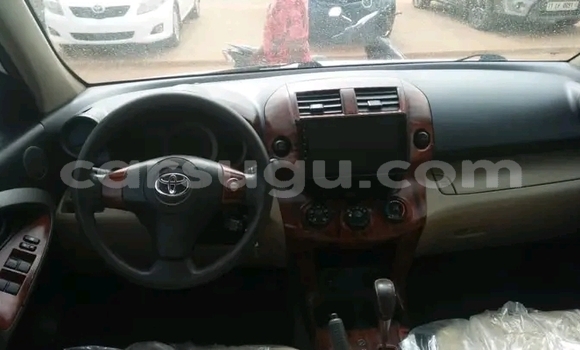 Acheter Occasion Voiture Toyota RAV4 Blanc à Ouagadougou, Burkina-Faso Acheter Occasion Voiture Toyota RAV4 Blanc à Ouagadougou, Burkina-Faso