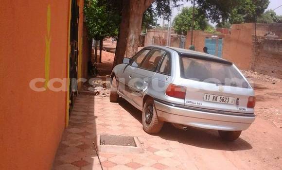 Acheter Occasion Voiture Opel Astra Gris à Ouagadougou, Burkina-Faso