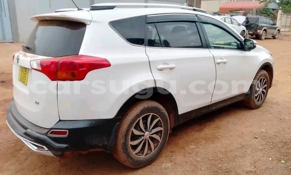 Acheter Occasion Voiture Toyota RAV4 Blanc à Ouagadougou, Burkina-Faso Acheter Occasion Voiture Toyota RAV4 Blanc à Ouagadougou, Burkina-Faso