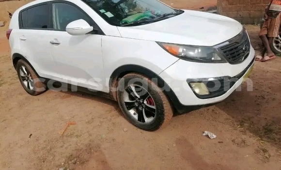Acheter Occasion Voiture Kia Sportage Blanc à Ouagadougou, Burkina-Faso Acheter Occasion Voiture Kia Sportage Blanc à Ouagadougou, Burkina-Faso
