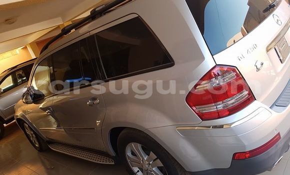 Acheter Occasion Voiture Mercedes-Benz GL–Class Gris à Ouagadougou, Burkina-Faso Acheter Occasion Voiture Mercedes-Benz GL–Class Gris à Ouagadougou, Burkina-Faso