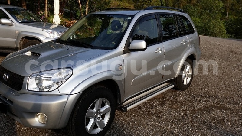 Big with watermark rav4 2005 1