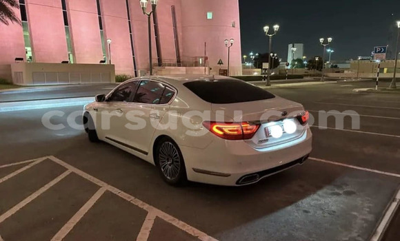 Acheter Occasion Voiture Kia Quoris Blanc à Ouagadougou, Burkina-Faso Acheter Occasion Voiture Kia Quoris Blanc à Ouagadougou, Burkina-Faso