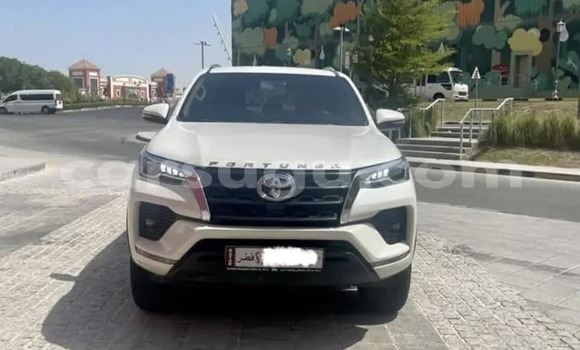 Acheter Occasion Voiture Toyota Fortuner Blanc à Ouagadougou, Burkina-Faso Acheter Occasion Voiture Toyota Fortuner Blanc à Ouagadougou, Burkina-Faso