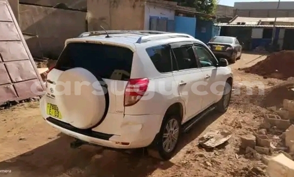 Acheter Occasion Voiture Toyota RAV4 Blanc à Ouagadougou, Burkina-Faso Acheter Occasion Voiture Toyota RAV4 Blanc à Ouagadougou, Burkina-Faso