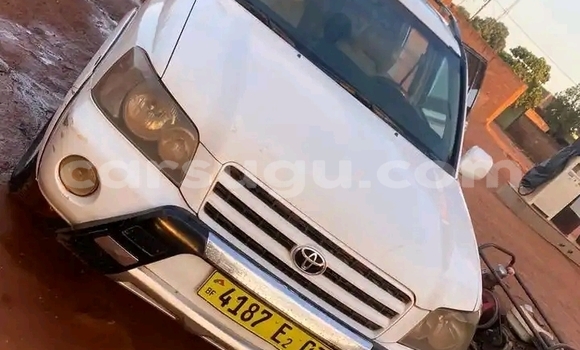 Acheter Occasion Voiture Toyota Highlander Blanc à Ouagadougou, Burkina-Faso Acheter Occasion Voiture Toyota Highlander Blanc à Ouagadougou, Burkina-Faso