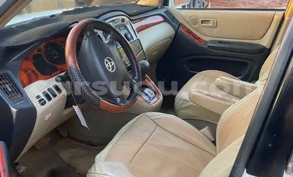Acheter Occasion Voiture Toyota Highlander Blanc à Ouagadougou, Burkina-Faso Acheter Occasion Voiture Toyota Highlander Blanc à Ouagadougou, Burkina-Faso