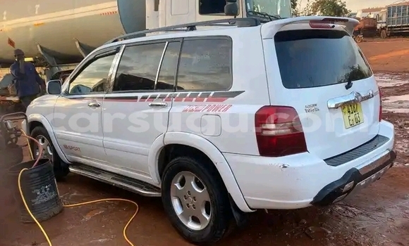 Acheter Occasion Voiture Toyota Highlander Blanc à Ouagadougou, Burkina-Faso Acheter Occasion Voiture Toyota Highlander Blanc à Ouagadougou, Burkina-Faso