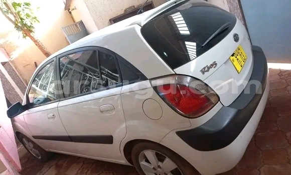 Acheter Occasion Voiture Kia Rio Blanc à Ouagadougou, Burkina-Faso Acheter Occasion Voiture Kia Rio Blanc à Ouagadougou, Burkina-Faso
