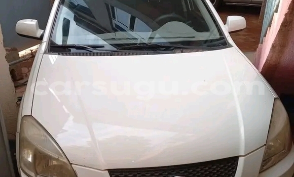 Acheter Occasion Voiture Kia Rio Blanc à Ouagadougou, Burkina-Faso Acheter Occasion Voiture Kia Rio Blanc à Ouagadougou, Burkina-Faso