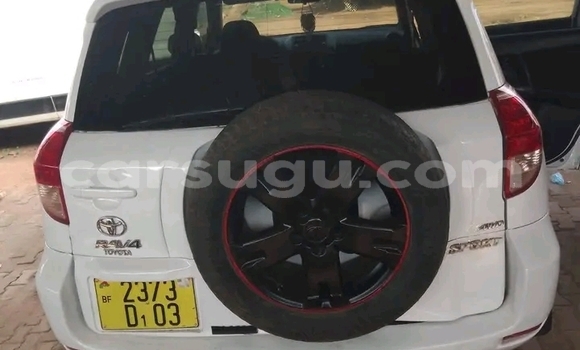 Acheter Occasion Voiture Toyota RAV4 Blanc à Ouagadougou, Burkina-Faso Acheter Occasion Voiture Toyota RAV4 Blanc à Ouagadougou, Burkina-Faso