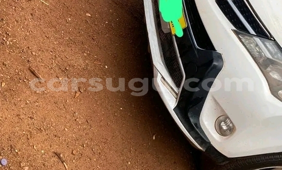 Acheter Occasion Voiture Toyota RAV4 Blanc à Ouagadougou, Burkina-Faso Acheter Occasion Voiture Toyota RAV4 Blanc à Ouagadougou, Burkina-Faso