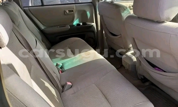 Acheter Occasion Voiture Toyota Highlander Beige à Ouagadougou, Burkina-Faso Acheter Occasion Voiture Toyota Highlander Beige à Ouagadougou, Burkina-Faso