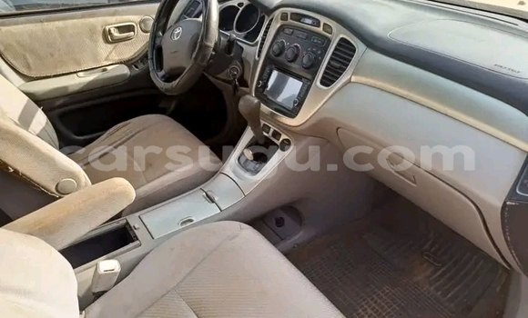 Acheter Occasion Voiture Toyota Highlander Beige à Ouagadougou, Burkina-Faso Acheter Occasion Voiture Toyota Highlander Beige à Ouagadougou, Burkina-Faso
