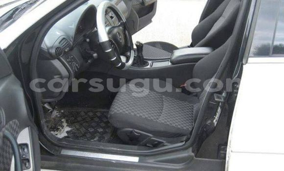Acheter Occasion Voiture Mercedes-Benz C–Class Blanc à Ouagadougou, Burkina-Faso Acheter Occasion Voiture Mercedes-Benz C–Class Blanc à Ouagadougou, Burkina-Faso